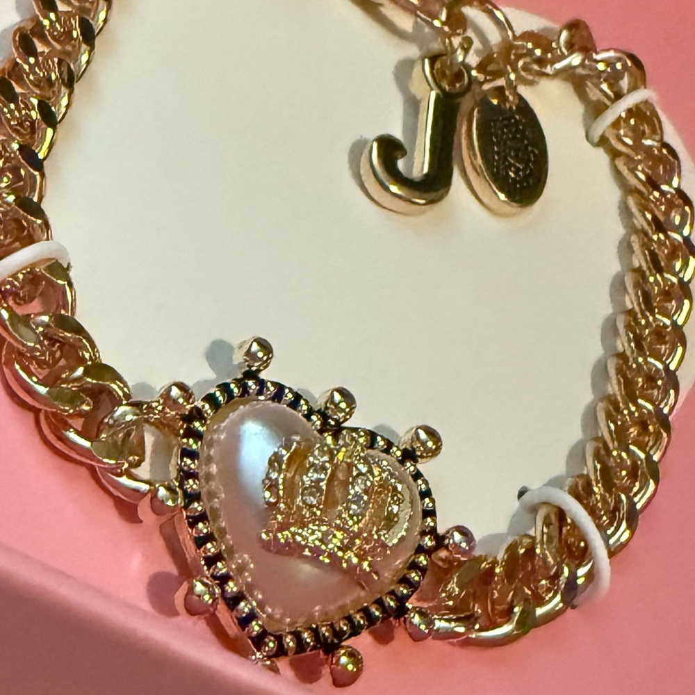 Juicy Couture Pretty Gold Heart Bracelet - Picture 3 of 4